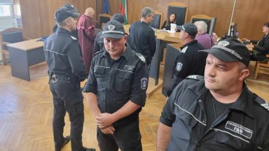 На Захаринов беше наложен постоянен арест във връзка с водено
