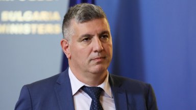 Темата на съобщението е RE Информационно бюро от електронна поща