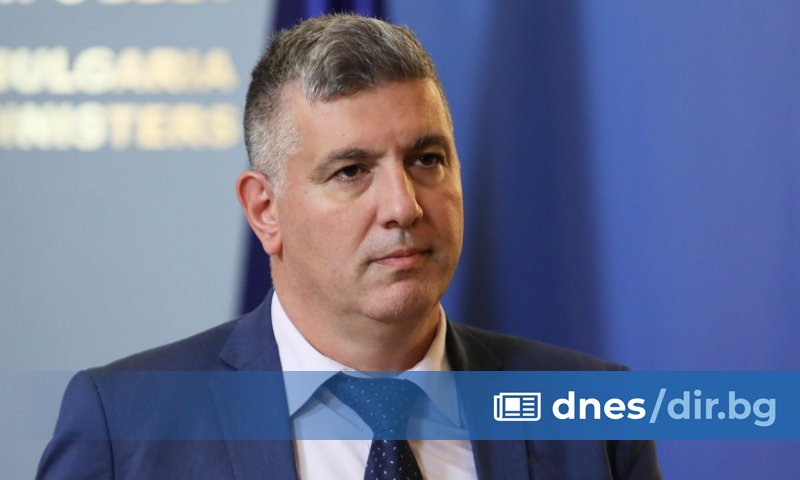 Темата на съобщението е RE: Информационно бюро от електронна поща