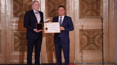 Проф Станимир Сираков е високо специализиран в сферата на ендоваскуларното