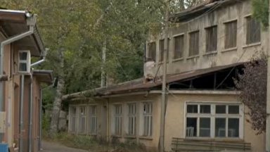 Огънят възникна около 19 30 ч в психиатрията в Ловеч В резултат