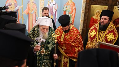 Патриарх Неофит е във ВМА, синодът призова вярващите да се молят за оздравяването му