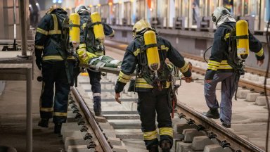 Тренировка за пожар в метрото (снимки)