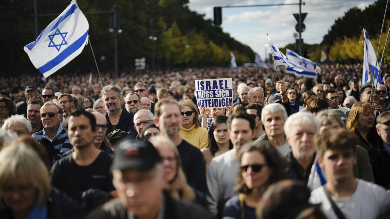 Митинг в подкрепа на Израел събра над 10 000 берлинчани