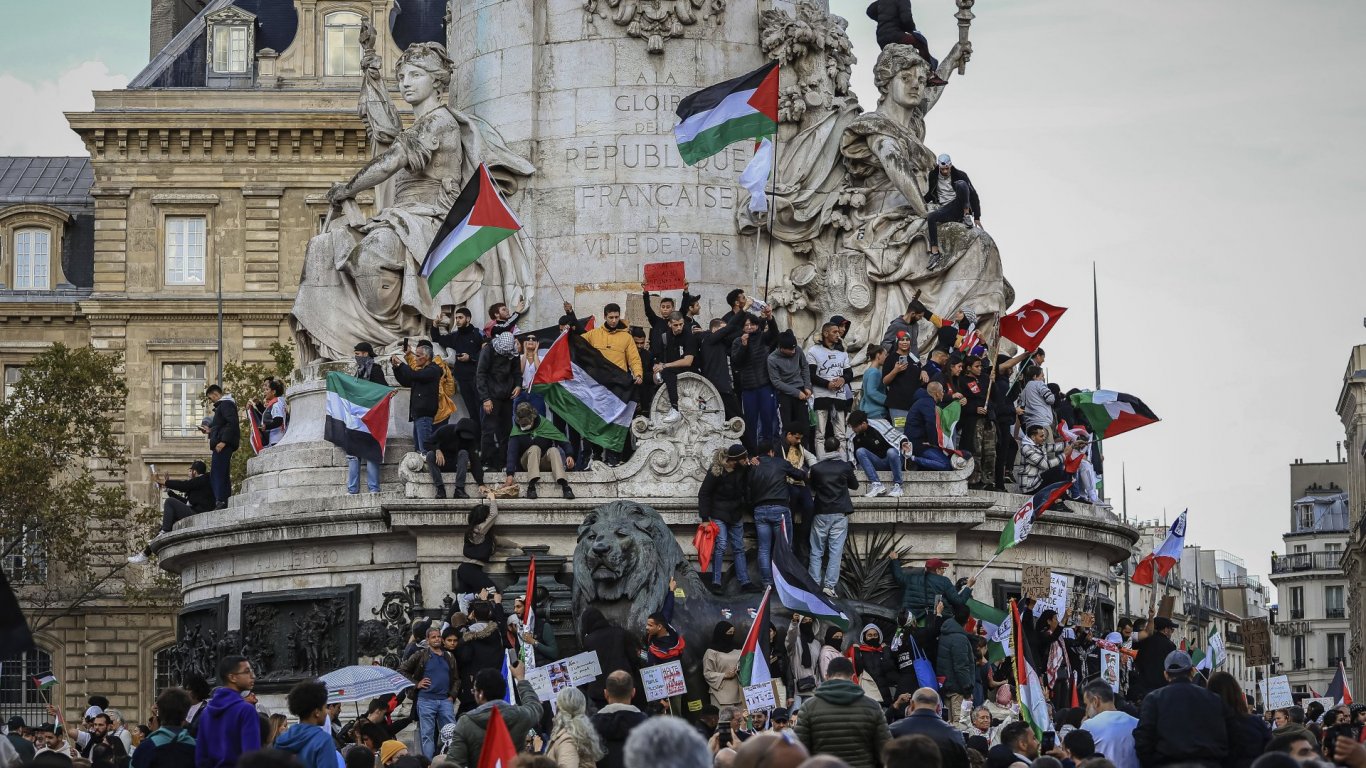 Протестът в Париж в защита на Палестина