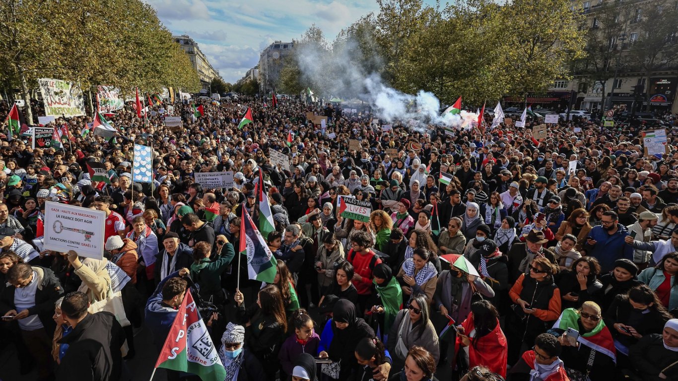 Хиляди заляха улиците на френската столица в подкрепа на Палестина