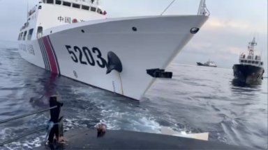 Филипините привикаха китайския посланик след сблъсък между кораби на двете страни