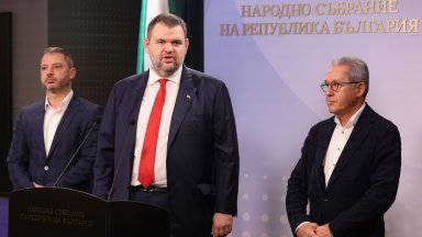 От брифинга след срещата в който участваха представители на инициаторите