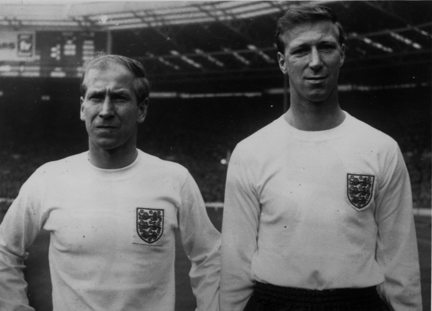 Двамата Чарлтън - Боби и Джаки, преди поредния мач на Англия от световното първенство през 1966 г.