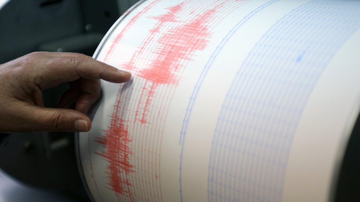 Земетресение с магнитуд 4,9 разлюля гръцкия остров Самос
