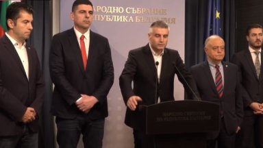 От коалицията излязоха с извънреден брифинг на който заявиха че