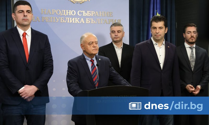 От управляващата коалиция излязоха с извънредно изявление в Народното събрание,