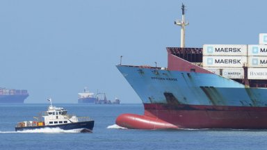 Два товарни кораба се сблъскаха в Северно море, човек загина, издирват още четирима