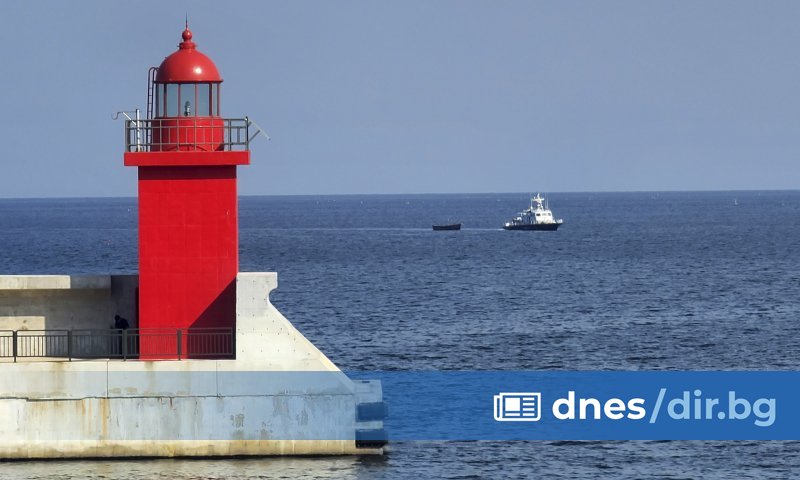 Плавателният съд е бил спрян близо до южнокорейския източен град