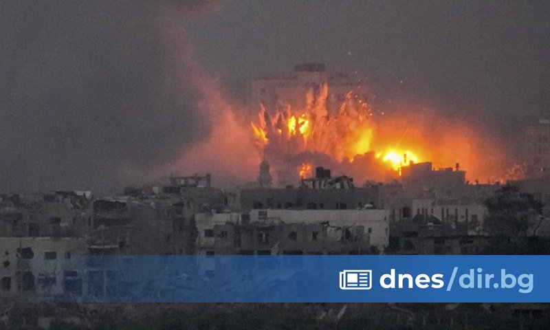 Въоръжени палестинци са открили огън и са хвърляли експлозиви по