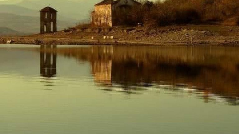 Легендата за село Живовци  и "плуващата" църква на паметта