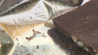 От търговската верига където е закупен шоколада съобщават че са