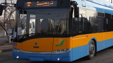 На 14 май сряда от 4 00 ч пред входовете на