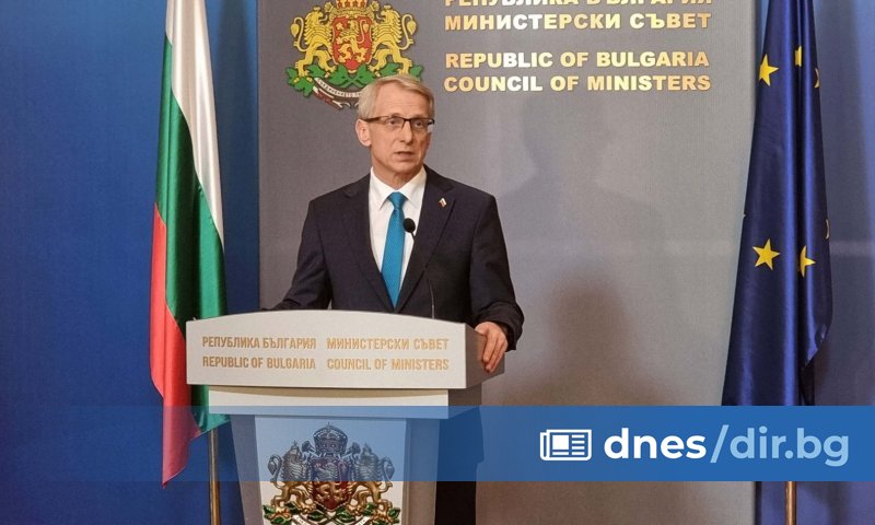 Денков не спомена името на Добрев, но каза в отговор