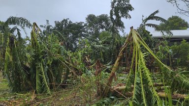 Тропическият циклон "Лола" връхлетя архипелага Вануату, друг свиреп ураган удари Акапулко