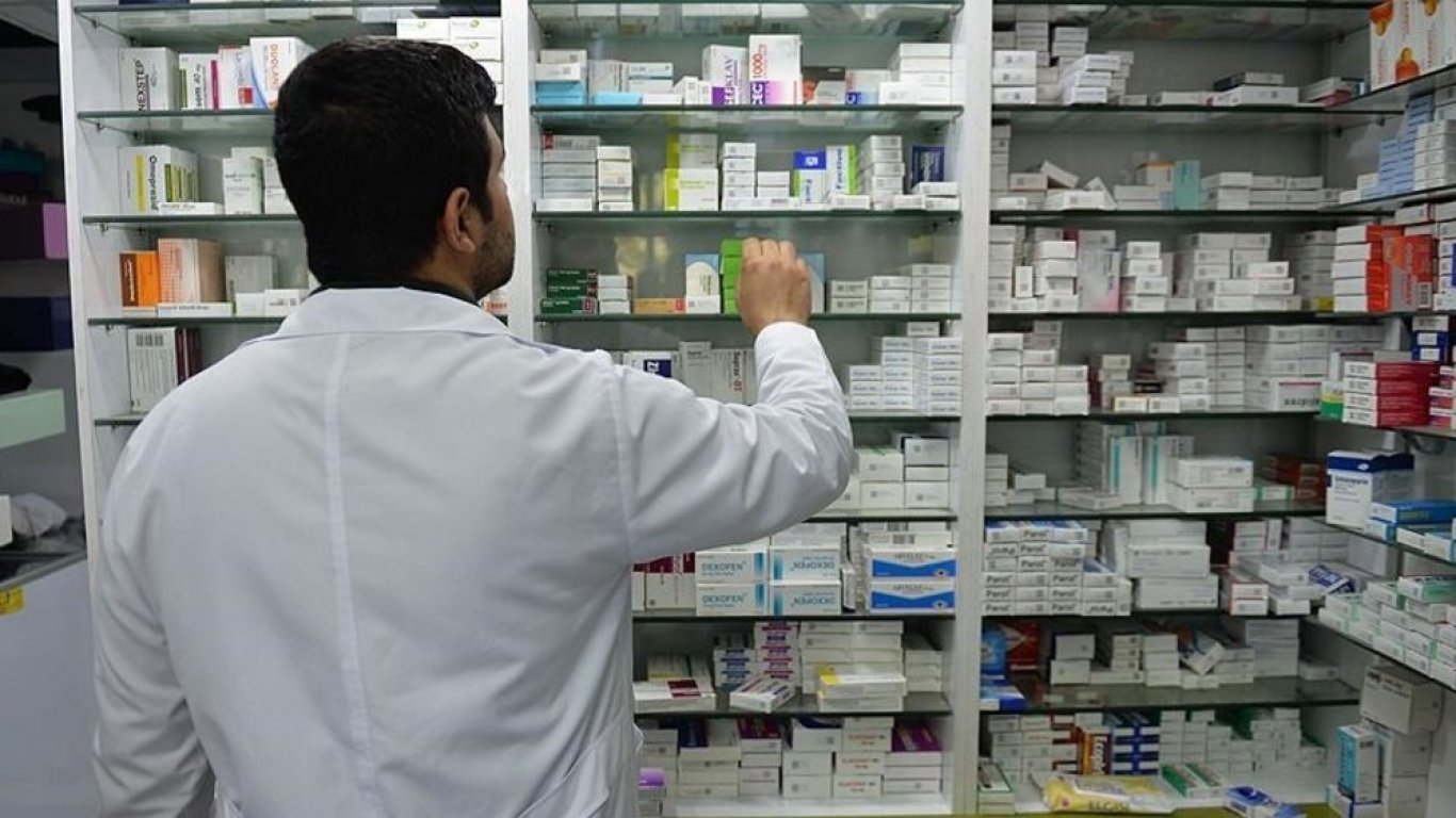 Зам.-министърът на здравеопазването: В аптеките ще има лекарства