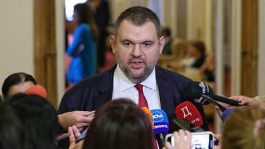 Пеевски: Лидерите на ГЕРБ-СДС и ПП-ДБ да не използват ДПС в предизборните си кампании