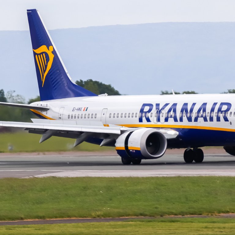 Ryanair базира четвърти самолет в София и започва да лети до пет нови дестинации