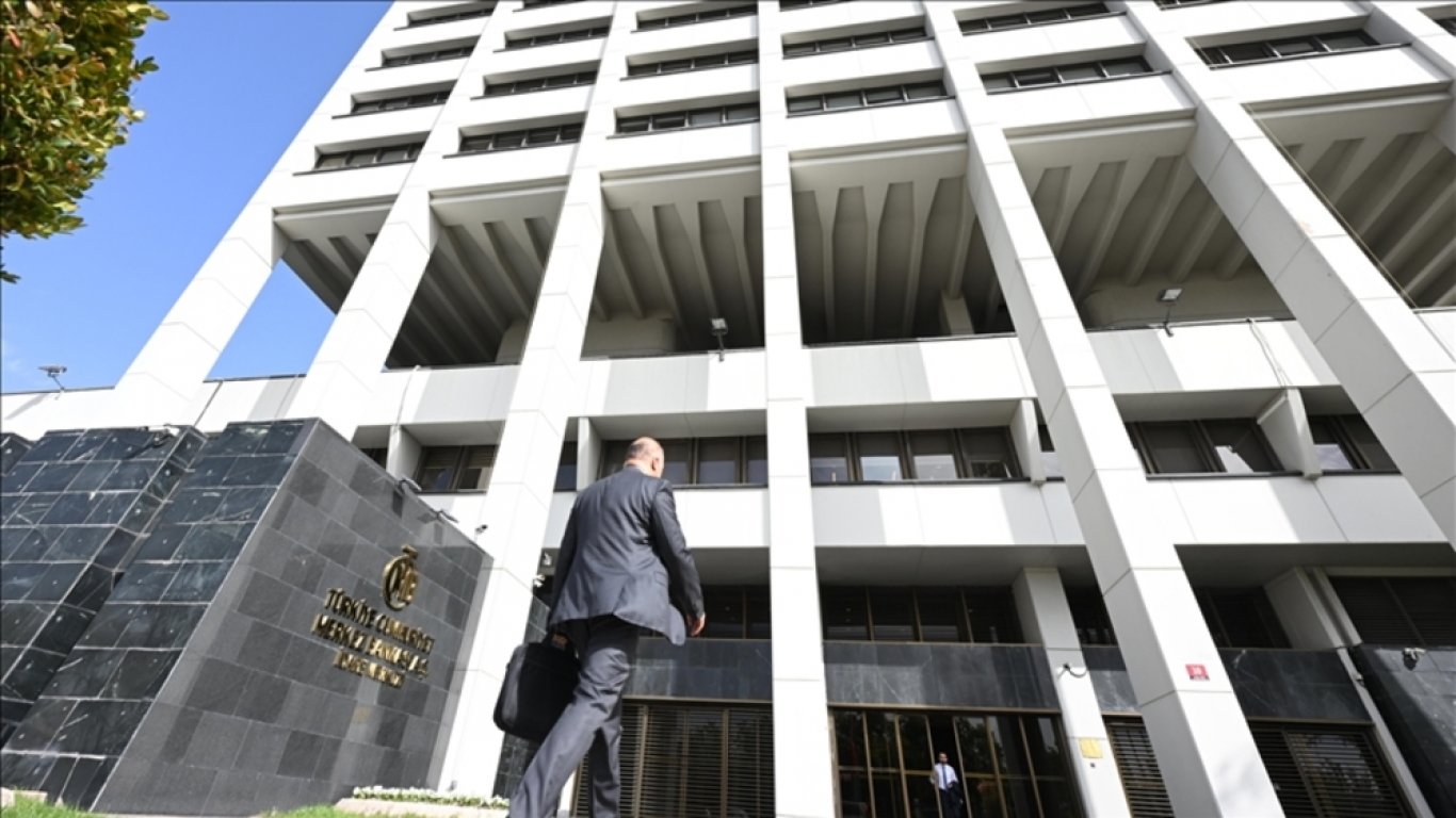 Централната банка на Турция вдигна основната лихва с 500 базисни пункта