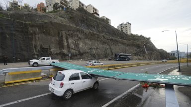 Ураганът "Отис" взе най-малко 27 жертви в Мексико