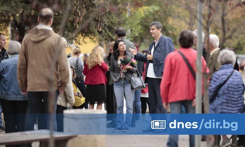 Вместо да закриват кампанията, Григорова и кандидати за общински съветници