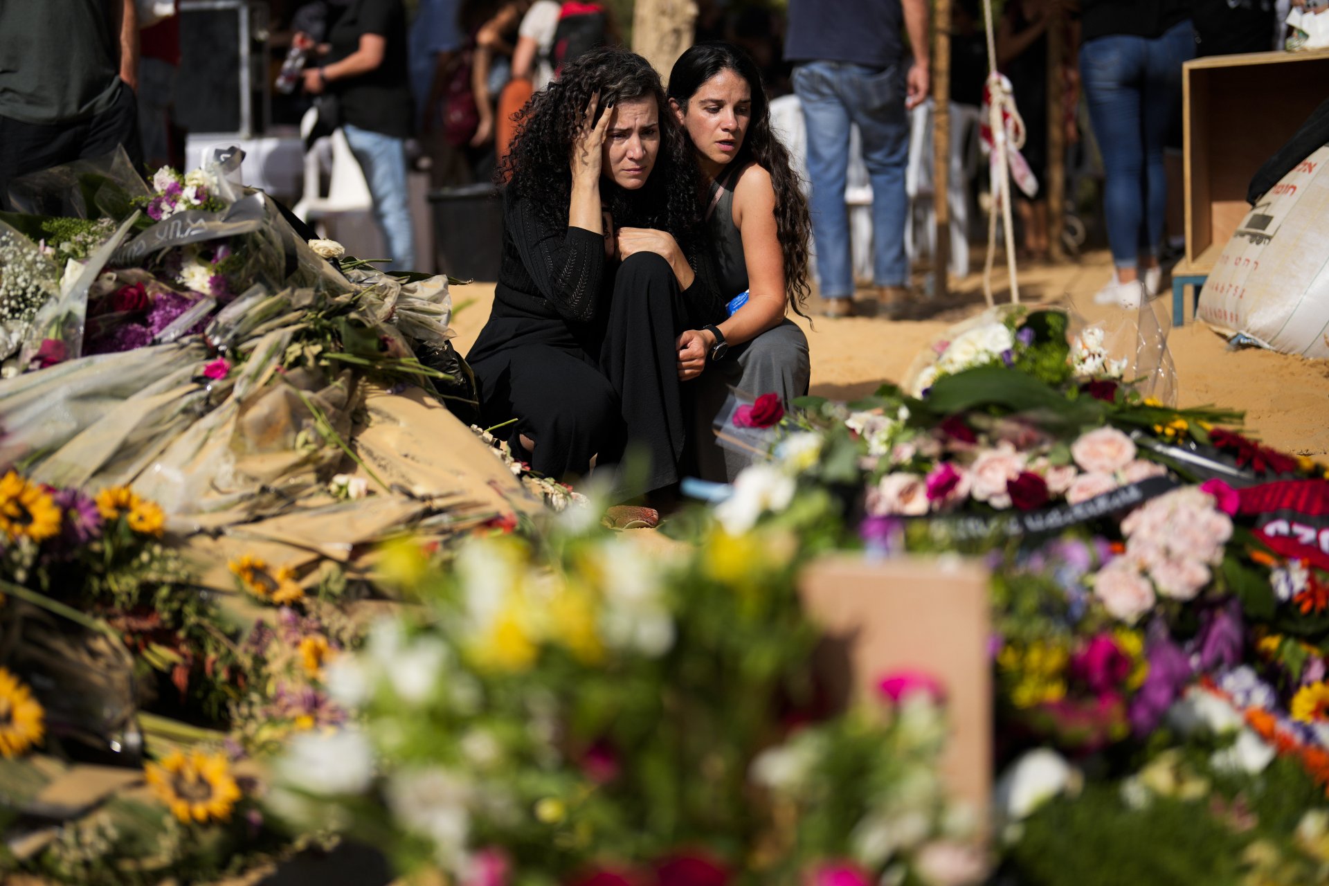 Погребение на жертва на атаката на "Хамас" срещу кибуца Беери на 7 октомври