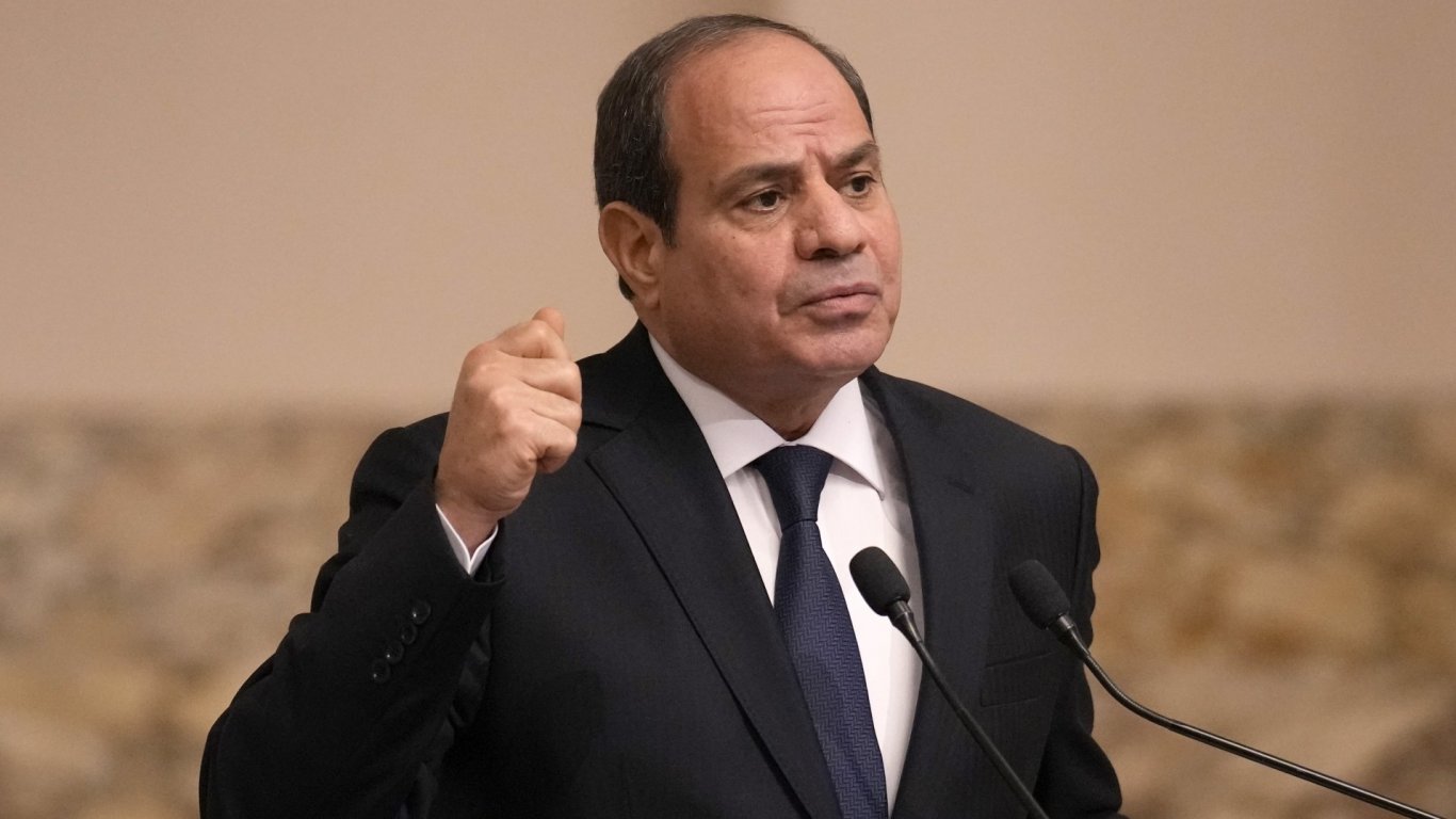 Президентът на Египет след дроновете на тяхна територия: Зачитайте суверенитета ни