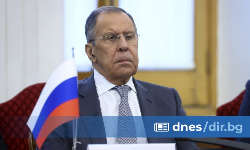 Полетът е продължил над пет часа, като Лавров вече е