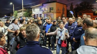 Спонтанен протест в Перник след като авария остави стотици без вода 
