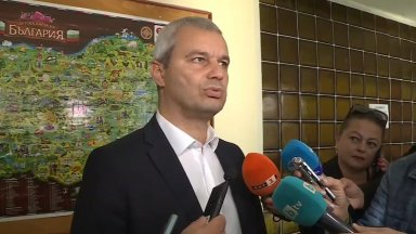 Регламентът Дъблин е мъртвороден и не работи каза Костадинов Според