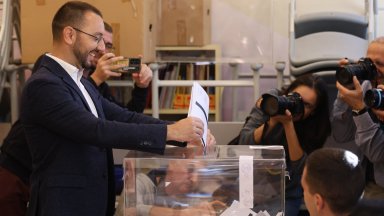 Снимка БТА Попитан дали гласуването само на хартия ще промени