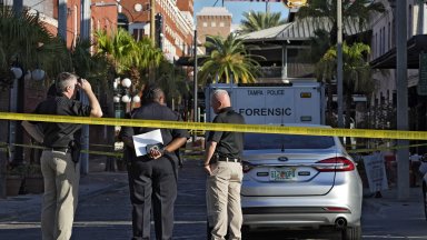 Две жертви и 18 ранени при стрелба във Флорида (снимки/видео)