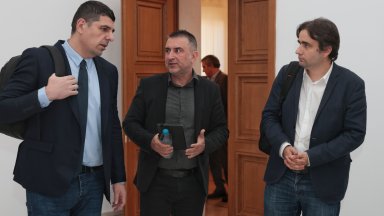 Пламен Тончев каза пред медиите че е предоставил пред депутатите