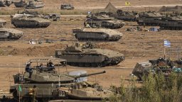 Отвлечена от "Хамас" израелска военнослужеща бе освободена при сухопътната атака в Газа