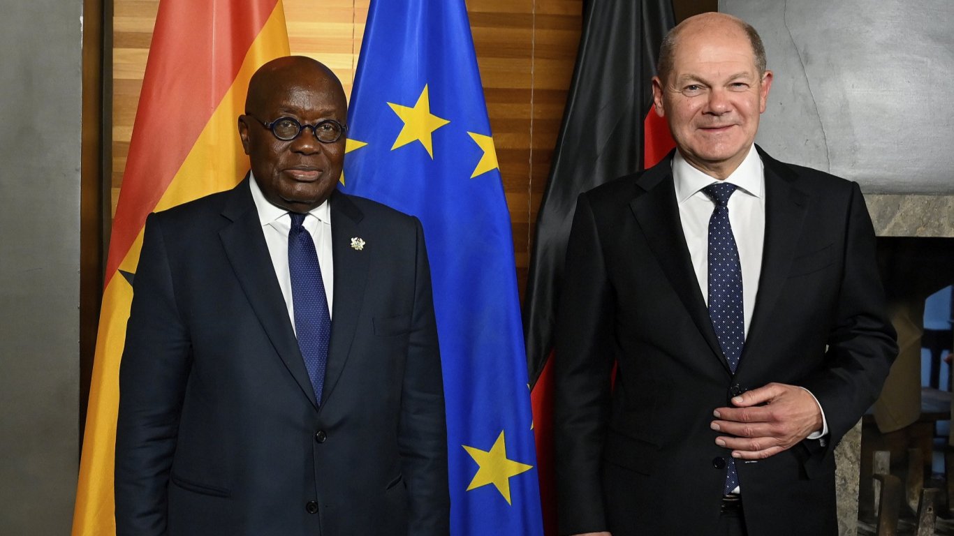 В един ден Гана обсъди подкрепа за сигурността си с Германия и България