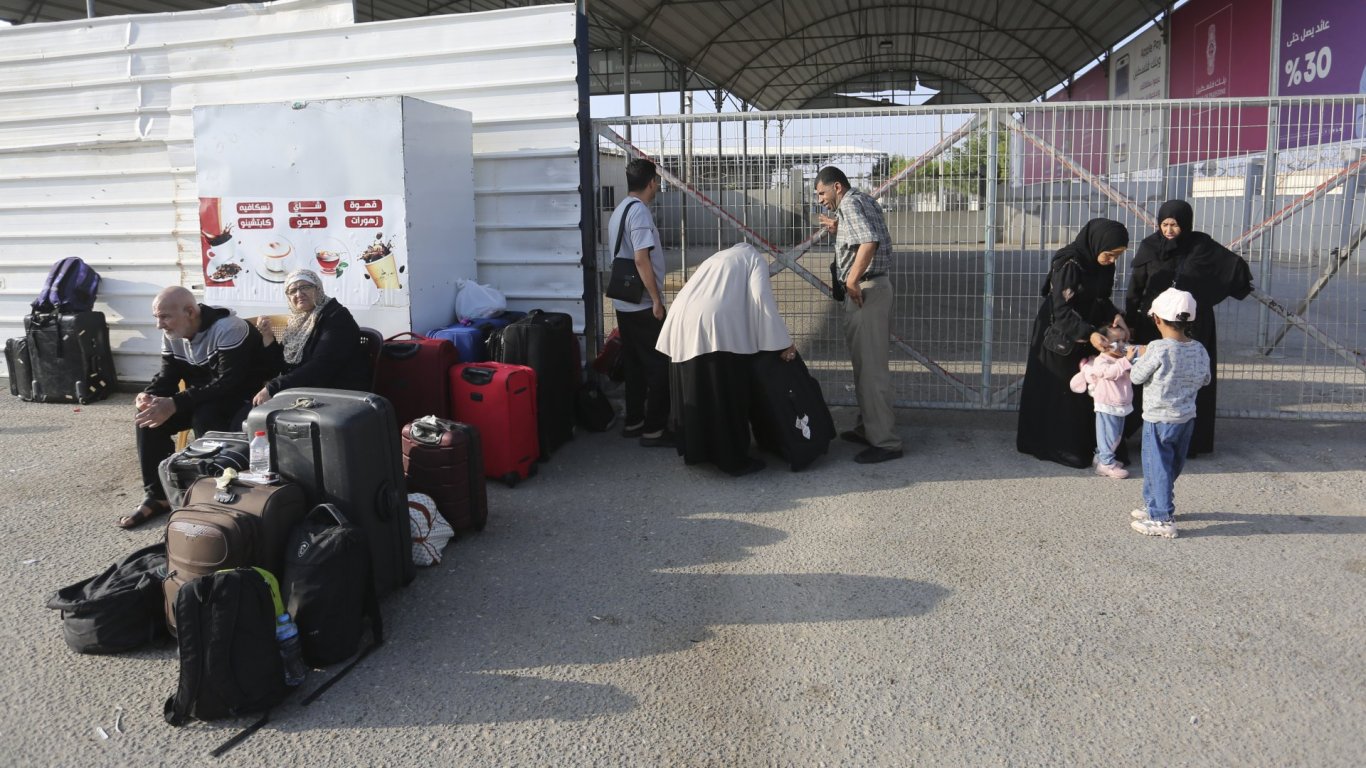 Българи напускат Газа: Ситуацията е много страшна, а преминаването става много бавно