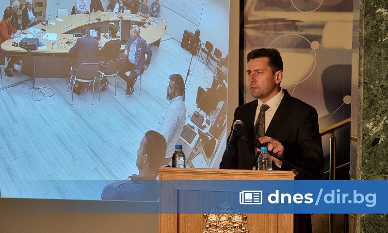 Това дава възможност да се продължи процесът напред. В момента