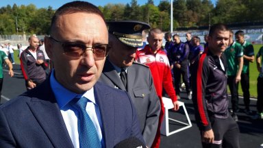 Той обясни че полученото по рано тази вечер известие за опасност