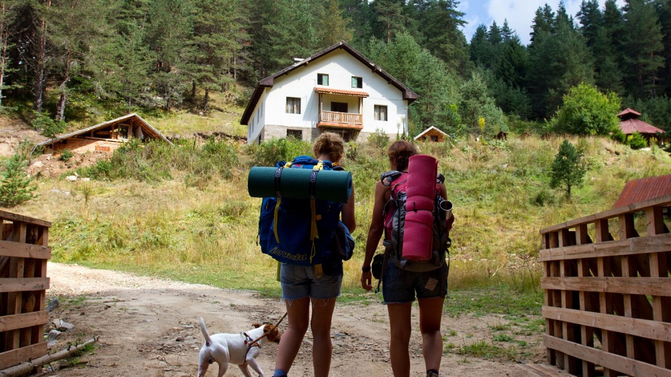 Над 18 000 планинари вече са гласували за любимите им хижи и заслони в конкурса “Хижа на годината”