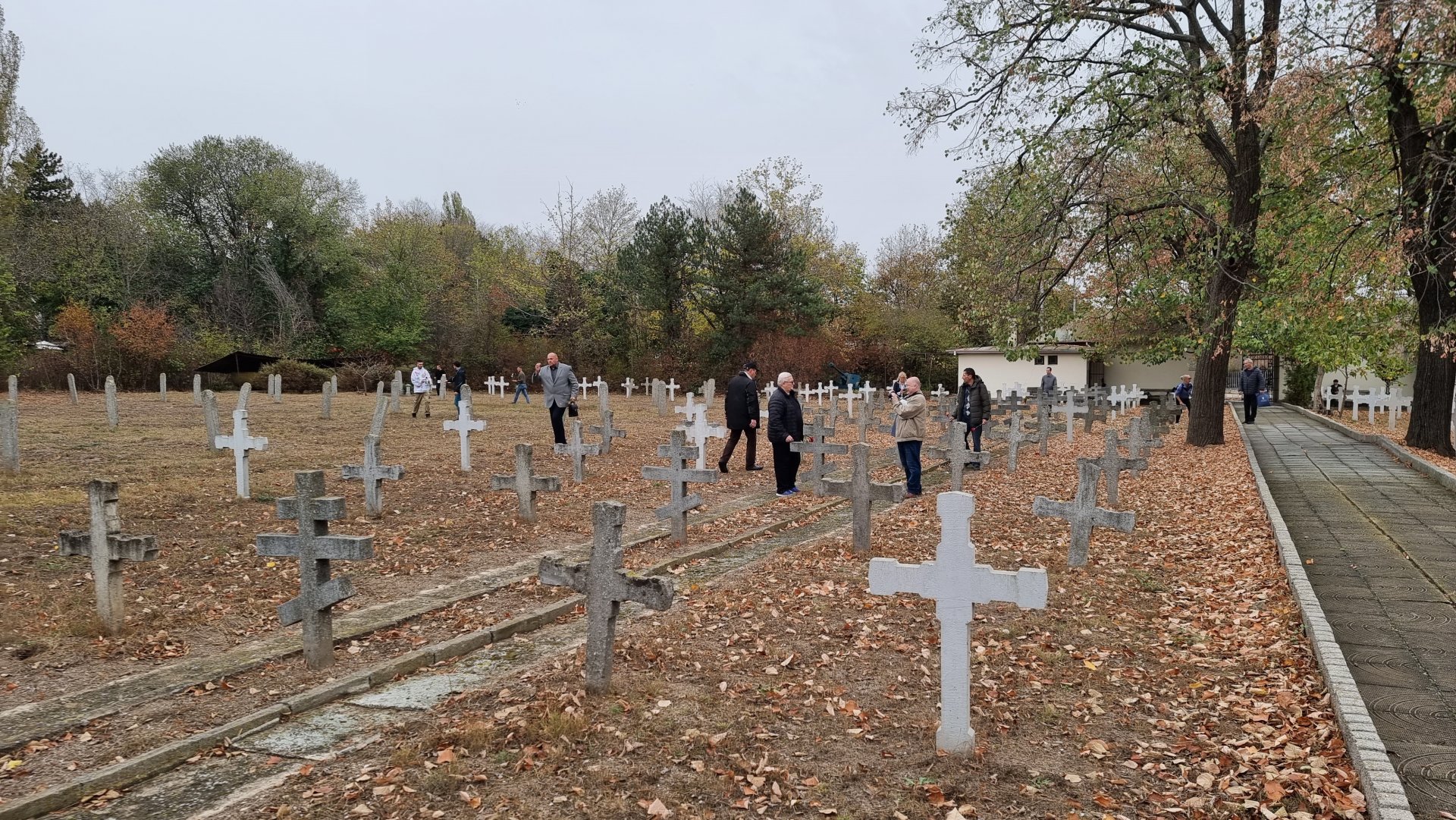 Военното гробище в Добрич