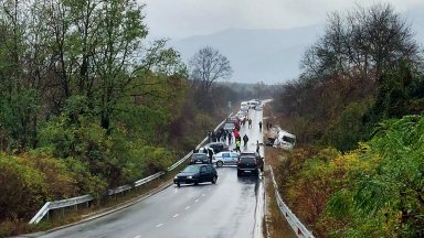 Шофьор загина след удар в кола на пътя между Горна