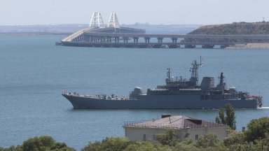 Киев удари с ракета "Нептун" отнет й преди 10 г. от Москва десантен кораб