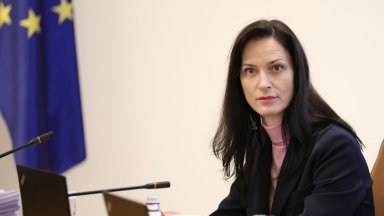 Първо с граждански полет от Кайро за София през Атина