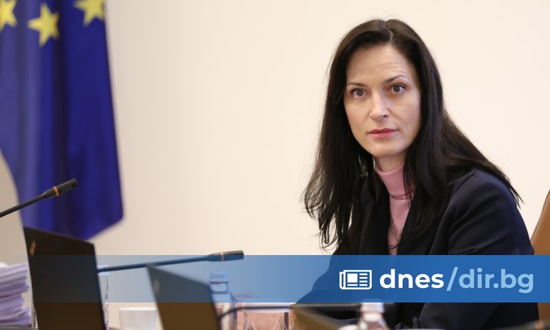 Първо с граждански полет от Кайро за София през Атина