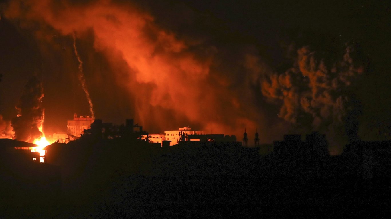 Нощ на ожесточени сражения и десетки убити в Газа, конфликтът се мести в нова гореща точка